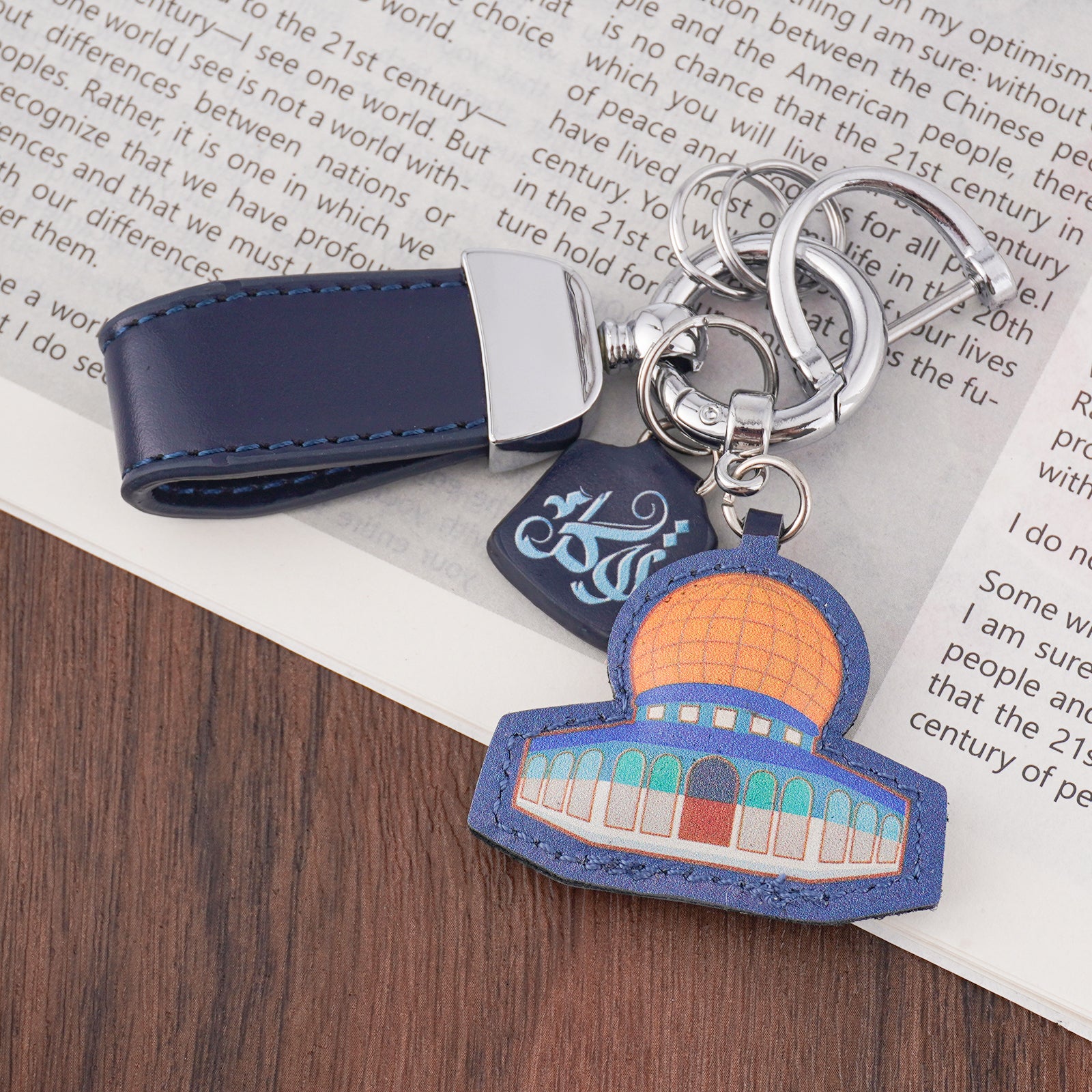 Islamic Leather Keychain with Dome of the Rock Mosque Design – Genuine Lambskin Key Ring Featuring Arabic Calligraphy "Tawakkul" – Muslim Gift for Faith & Protection