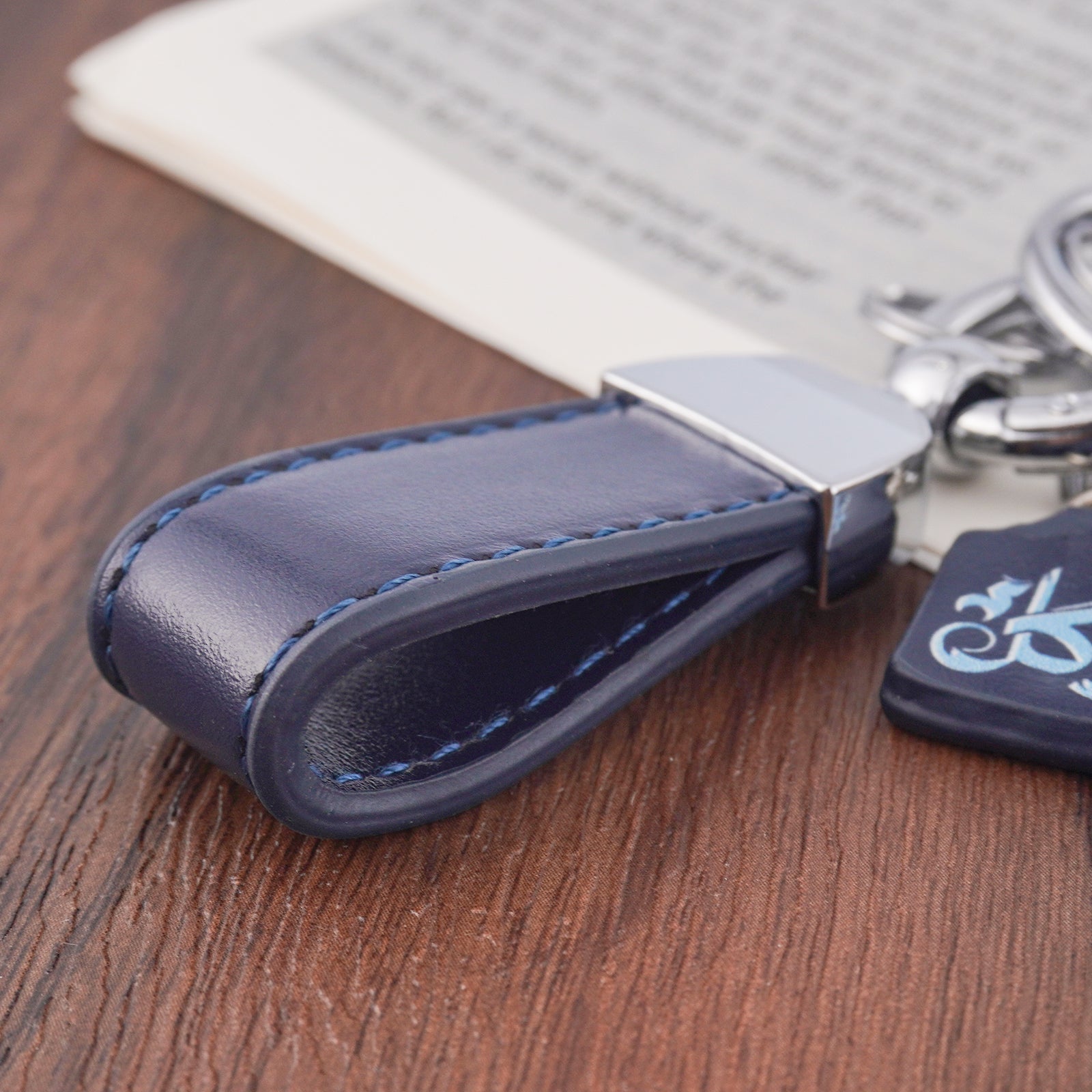 Islamic Leather Keychain with Dome of the Rock Mosque Design – Genuine Lambskin Key Ring Featuring Arabic Calligraphy "Tawakkul" – Muslim Gift for Faith & Protection