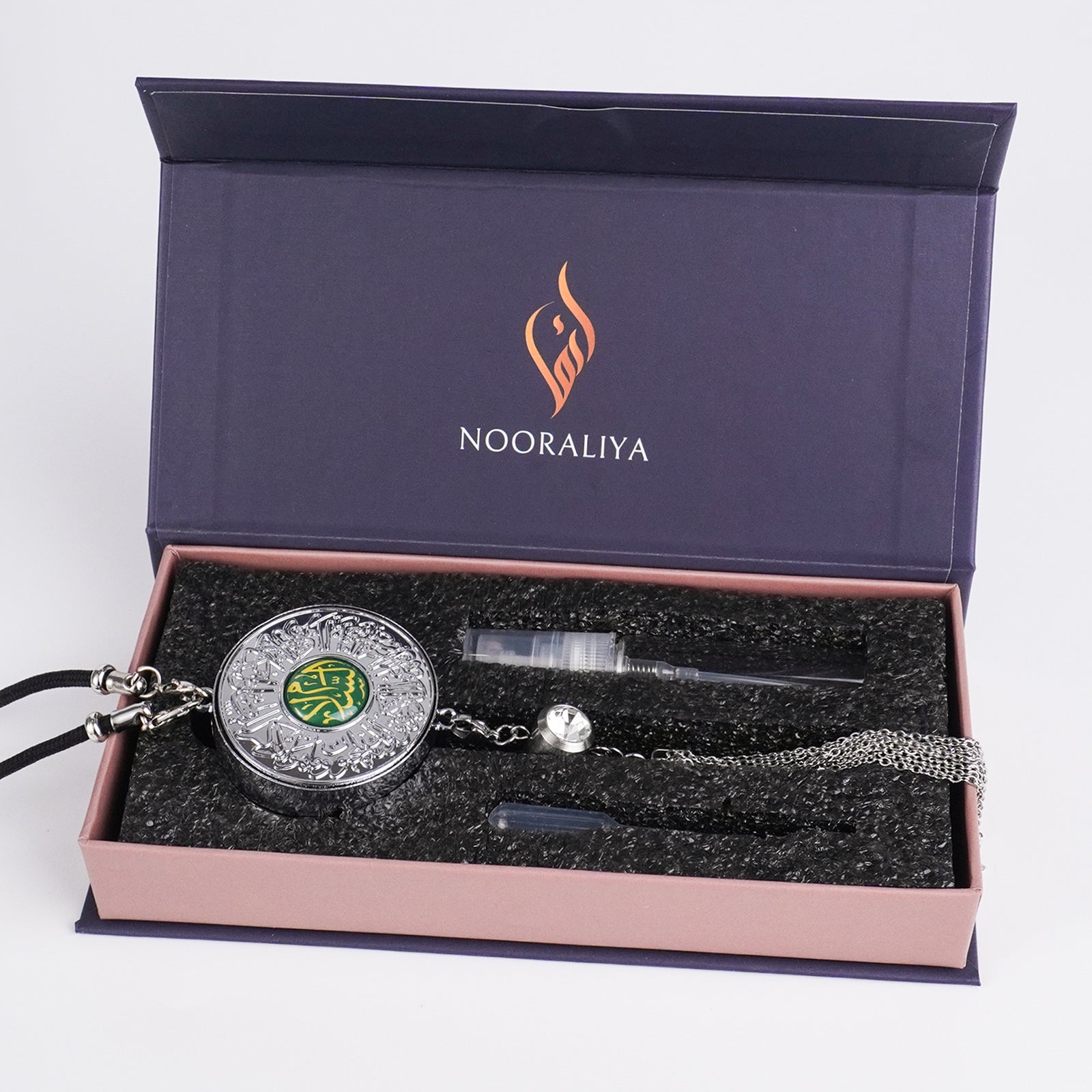 Islamic Star and Crescent Car Hanging Ornament with Quranic Verses – Zinc Alloy Perfume Diffuser Pendant Featuring Arabic Calligraphy "Salaam" & "Barakah" – Muslim Car Decor with 360° Swivel Design
